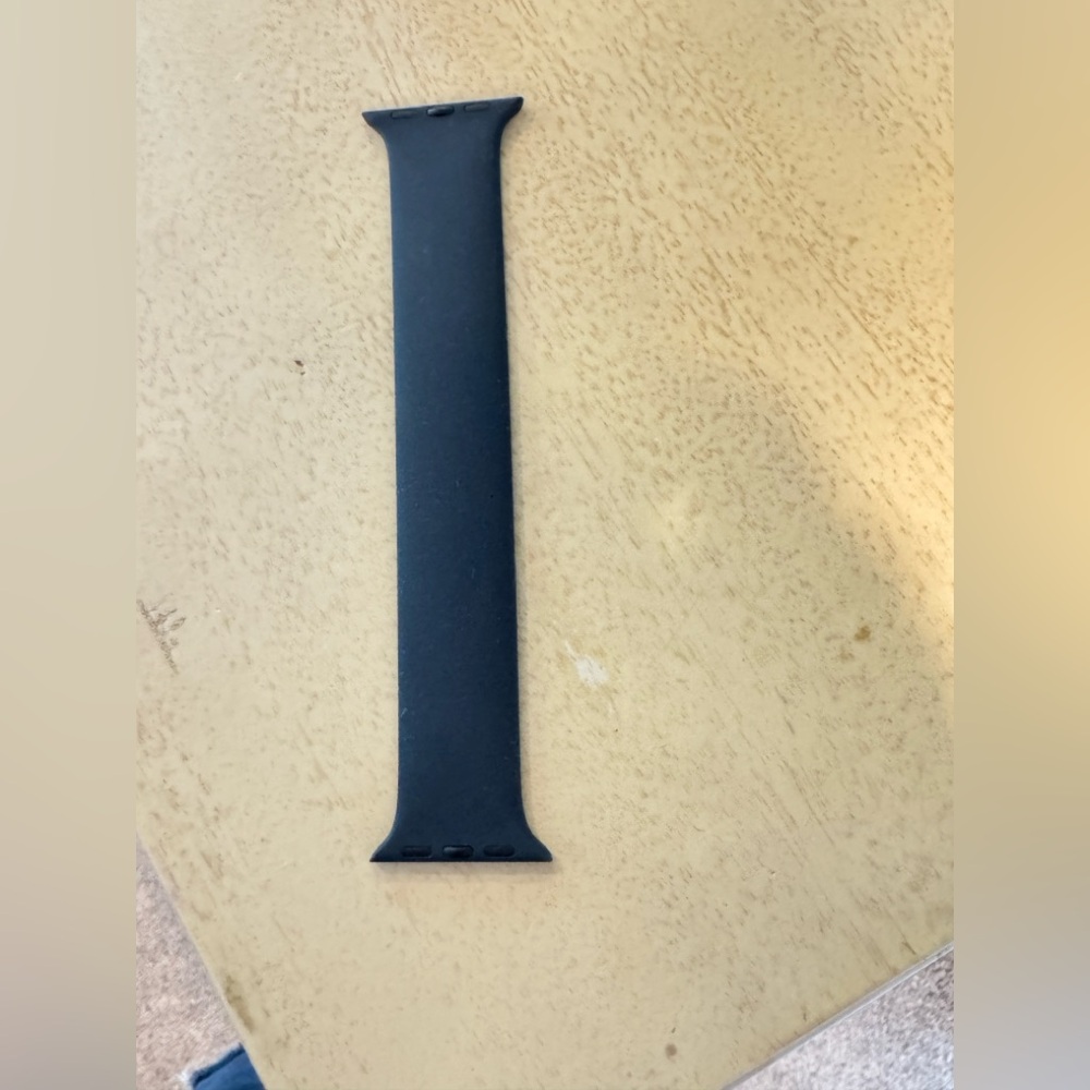 Midnight Solo Loop band for Apple Watch in size 5